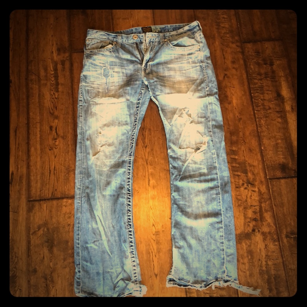 Buckle jeans